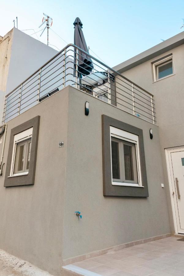 Stylishly Decorated House - Free Private Parking! Apartment Heraklion  Exterior photo
