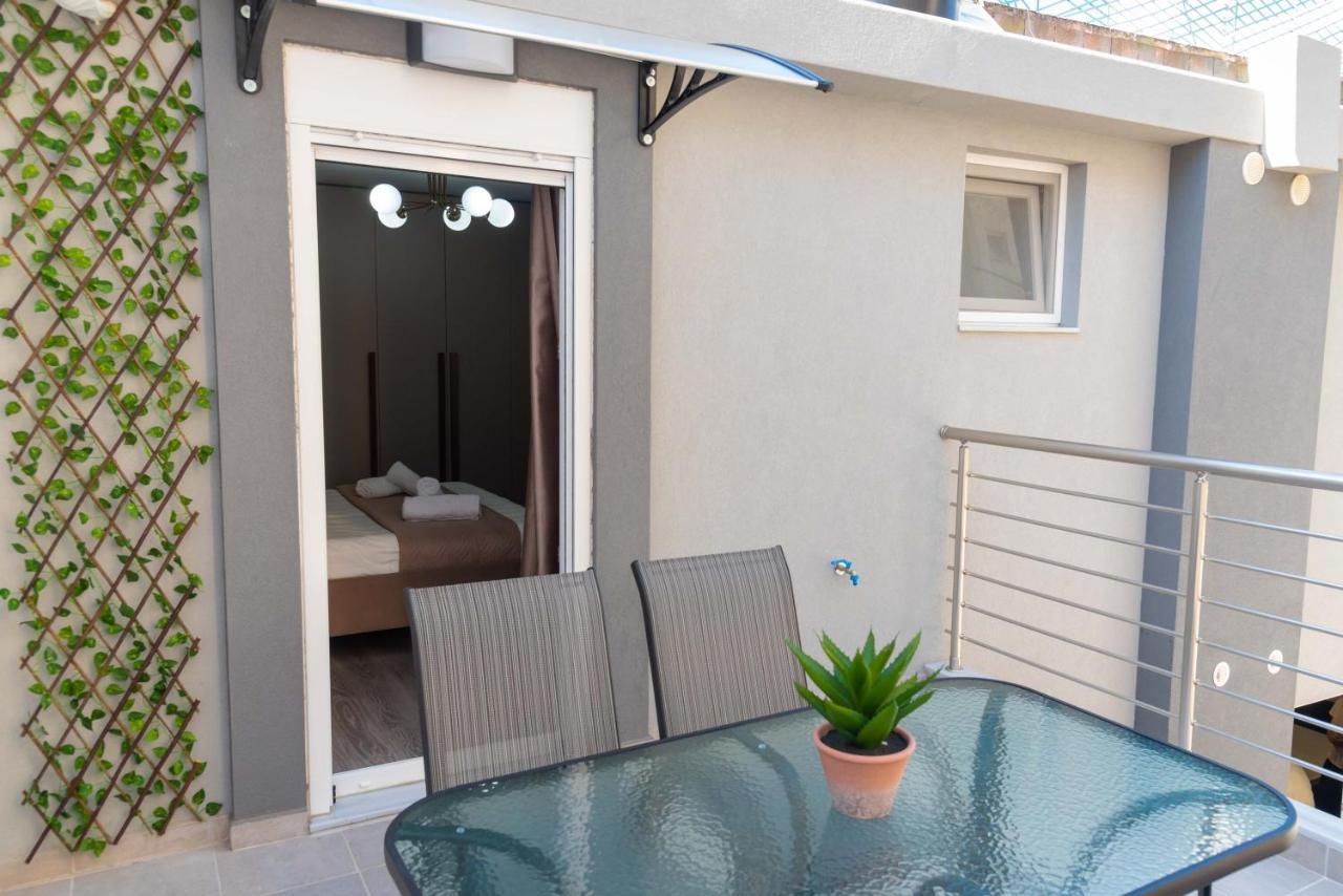 Stylishly Decorated House - Free Private Parking! Apartment Heraklion  Exterior photo